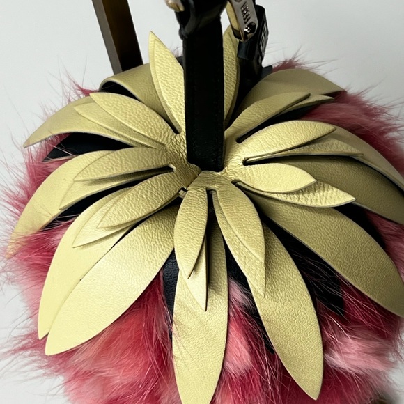 ❌SOLD❌Fendi Fur Bag Charm - Picture 5 of 8